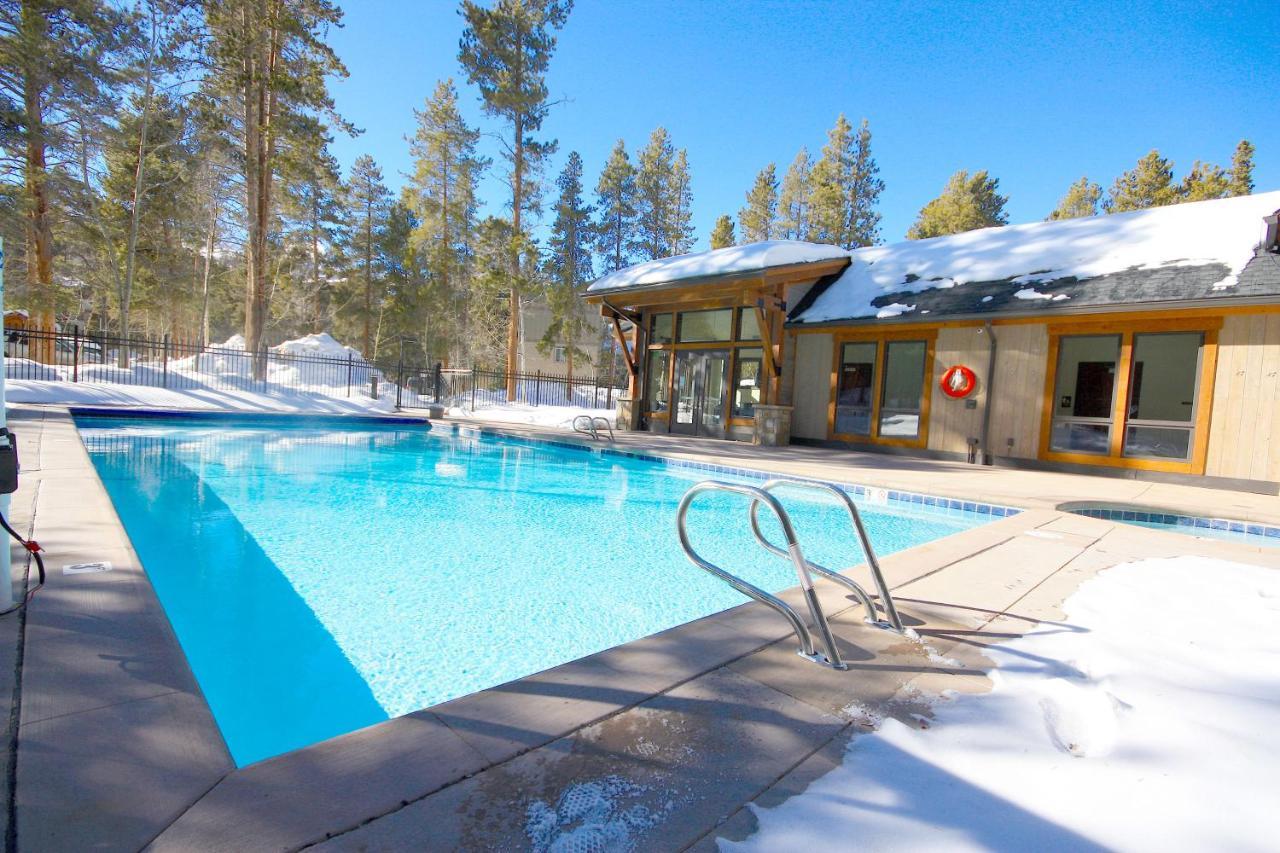 Pinecreek #F - 3 Bedroom - Close To Town - Shuttle To Slopes - Pool And Hot Tub Access 브레켄리지 외부 사진