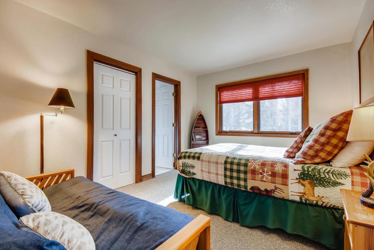 Pinecreek #F - 3 Bedroom - Close To Town - Shuttle To Slopes - Pool And Hot Tub Access 브레켄리지 외부 사진