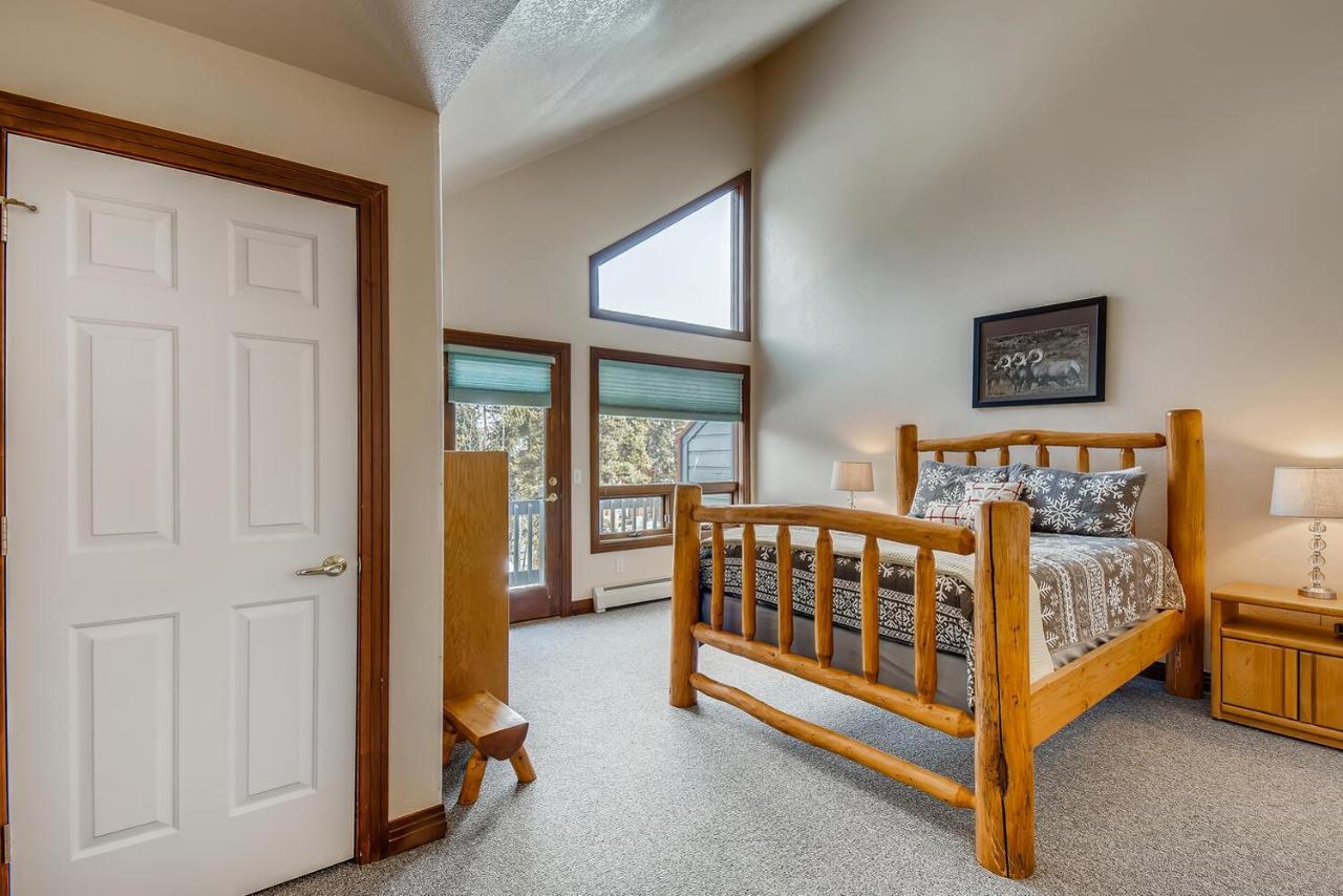 Pinecreek #F - 3 Bedroom - Close To Town - Shuttle To Slopes - Pool And Hot Tub Access 브레켄리지 외부 사진
